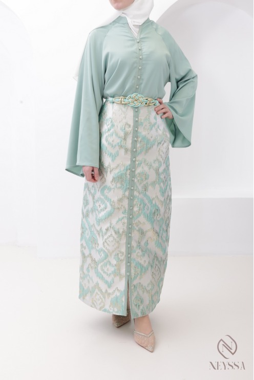Women's Eid outfit in with straight brocade skirt and sfifa tunic