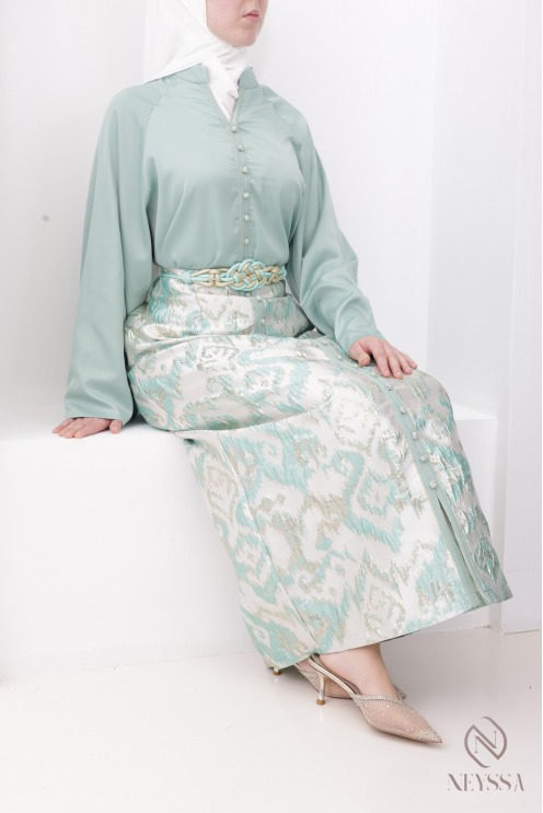 Women's Eid outfit in with straight brocade skirt and sfifa tunic
