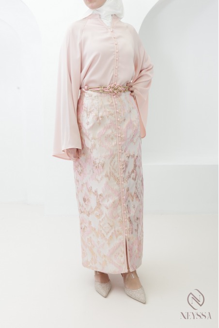 Women's powder pink Eid outfit with brocade skirt and sfifa tunic