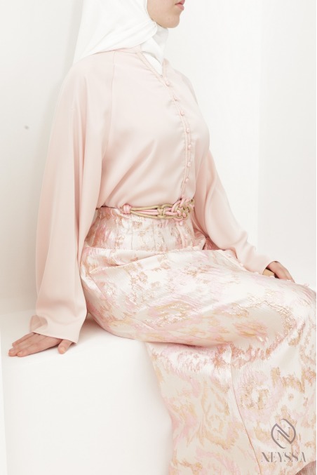 Women's powder pink Eid outfit with brocade skirt and sfifa tunic