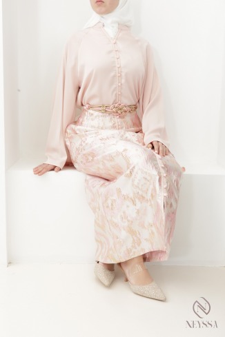 Women's powder pink Eid outfit with brocade skirt and sfifa tunic 2