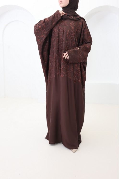 Abaya kimono Dubaï coupe papillon chocolat avec broderie et strass