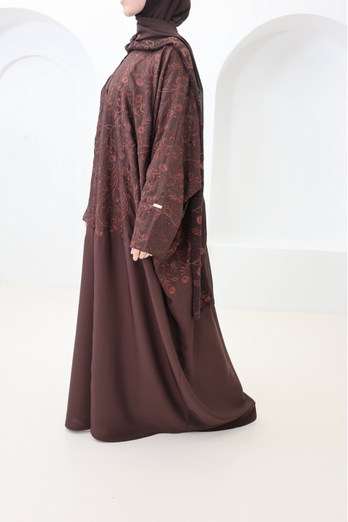 Abaya kimono Dubaï coupe papillon chocolat avec broderie et strass