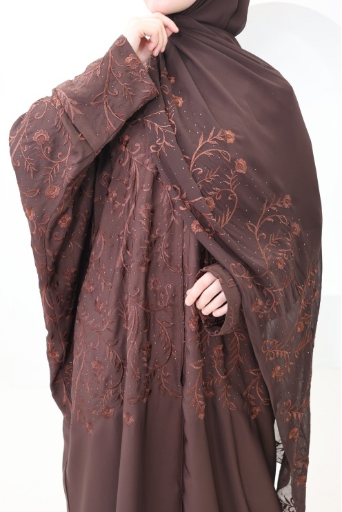 Abaya kimono Dubaï coupe papillon chocolat avec broderie et strass