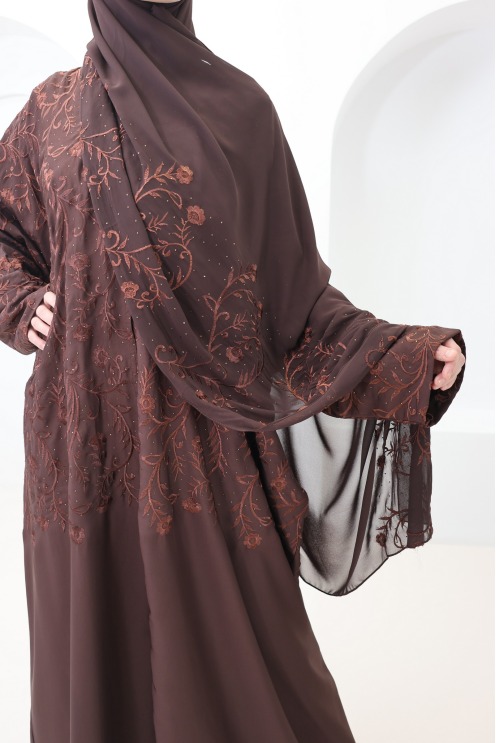 Abaya kimono Dubaï coupe papillon chocolat avec broderie et strass