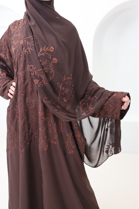 Abaya kimono Dubaï coupe papillon chocolat avec broderie et strass