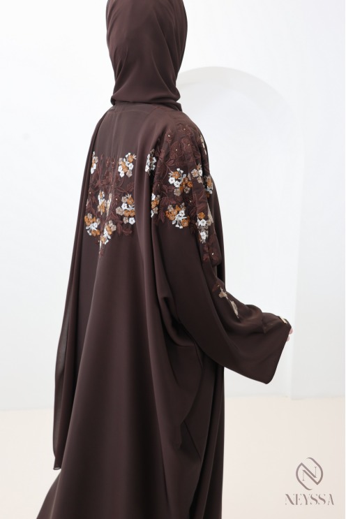 Braune Kimono-Abaya Dubai im Schmetterlingsschnitt mit Stickerei