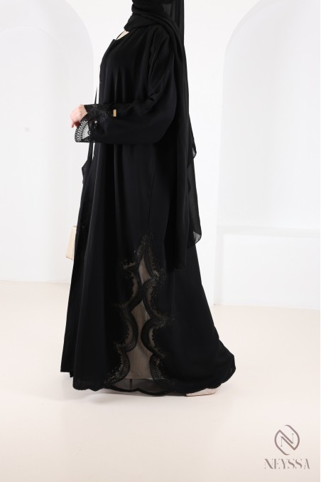 Dubai abaya kimono with black lace embroidery, a must-have for Eid