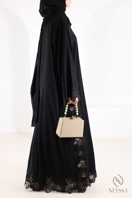 Black Dubai kimono abaya with floral embroidery, Eid outfit idea