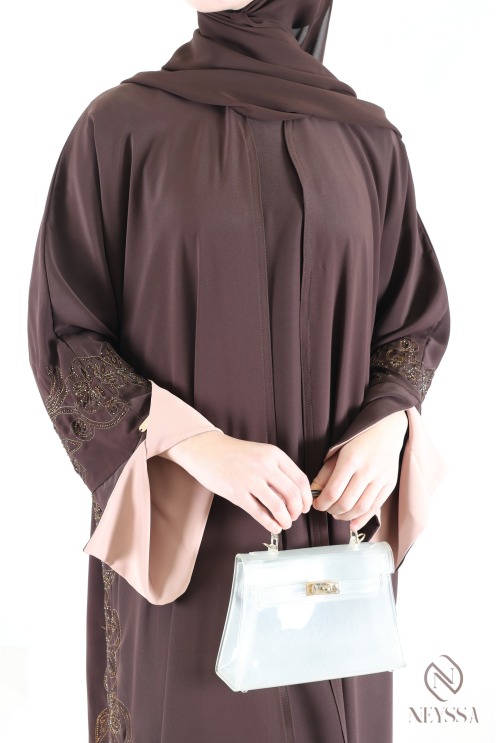 Abaya Dubaï kimono luxe marron brodée, tenue Aïd femme hijabi