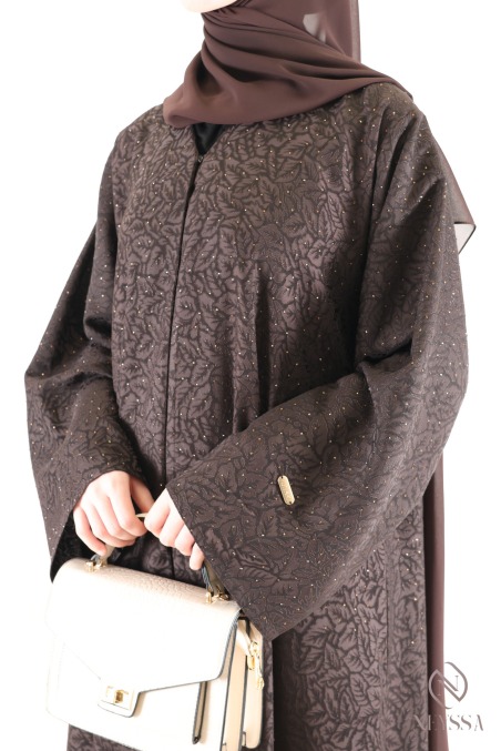 Abaya Dubaï kimono tissu fluide en brocart marron idée tenue Aïd