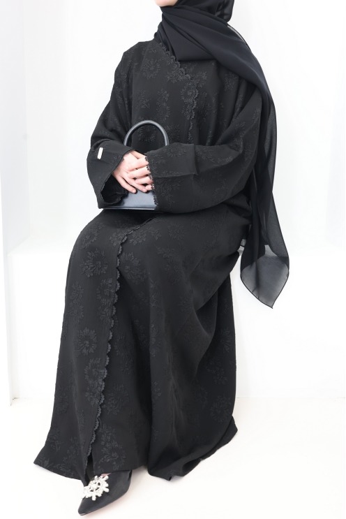 Abaya Dubaï kimono tissu brocart noir avec des strass tenue Aïd