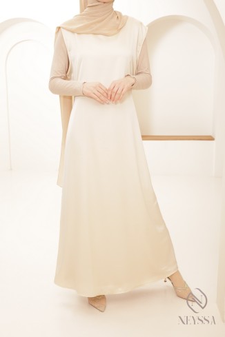 Satin-effect sleeveless underdress ideal for kimonos