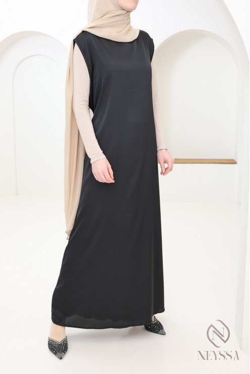 Satin-effect sleeveless underdress ideal for kimonos