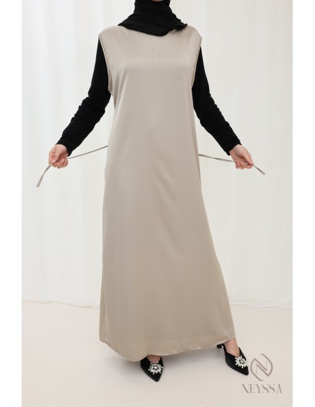 Unterkleid mit Satineffekt ideal zum Tragen für Kimono