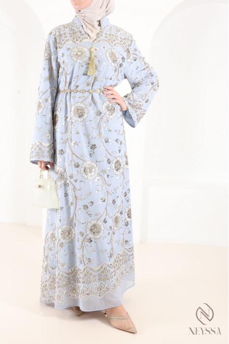 Lange Abaya aus blauem Chiffon im Kaftan-Stil mit Perlenstickerei