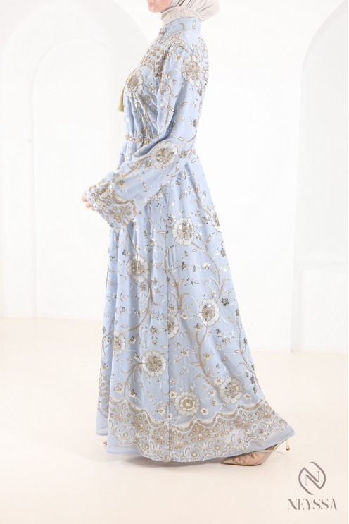 Abaya longue style caftan bleu mousseline perlés tenue Aïd femme