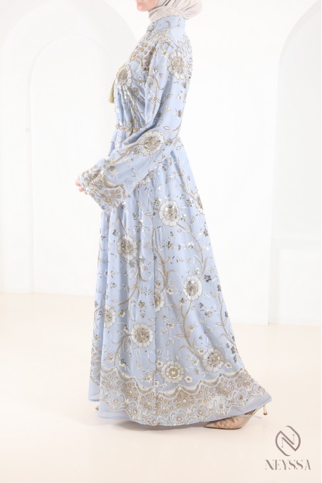 Abaya longue style caftan bleu mousseline perlés tenue Aïd femme