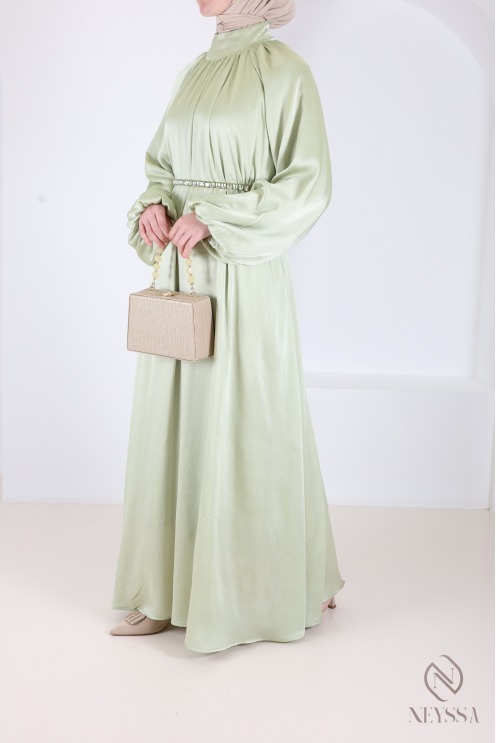 Long satin dress with puffed sleeves, elegant outfit