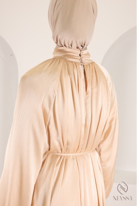 Elegant satin maxi dress with puff sleeves, chic outfit