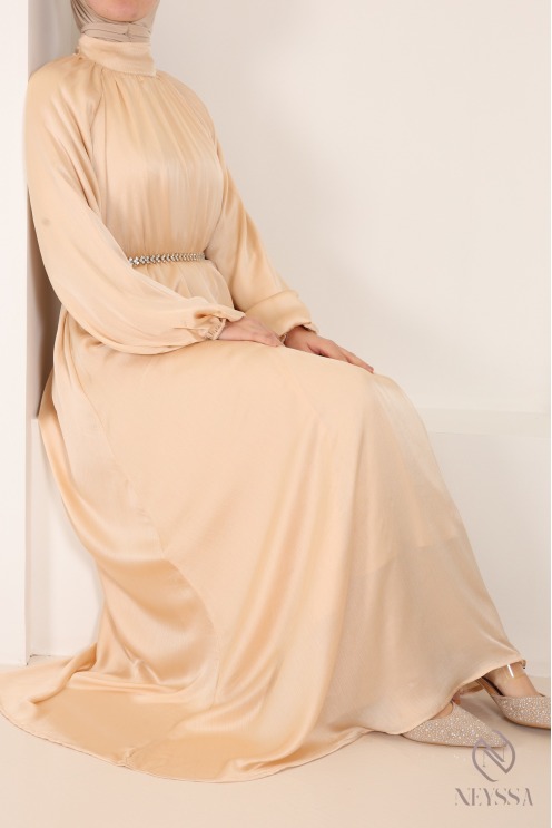Elegant satin maxi dress with puff sleeves, chic outfit