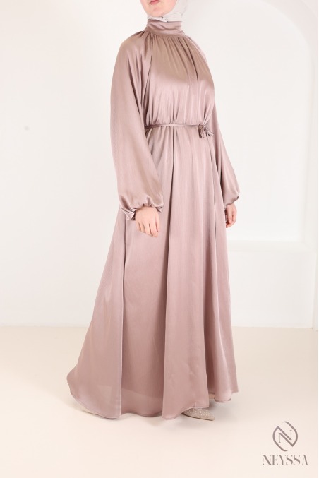 Long flared dress with puff sleeves, elegant satin fabric