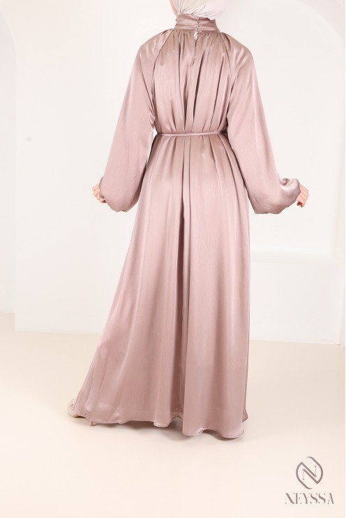 Long flared dress with puff sleeves, elegant satin fabric
