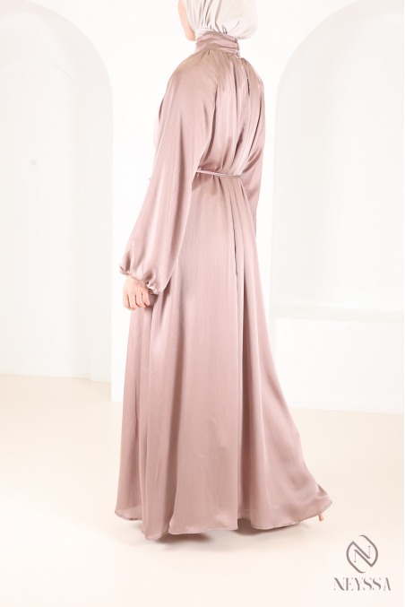 Long flared dress with puff sleeves, elegant satin fabric