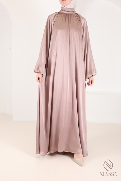 Long flared dress with puff sleeves, elegant satin fabric