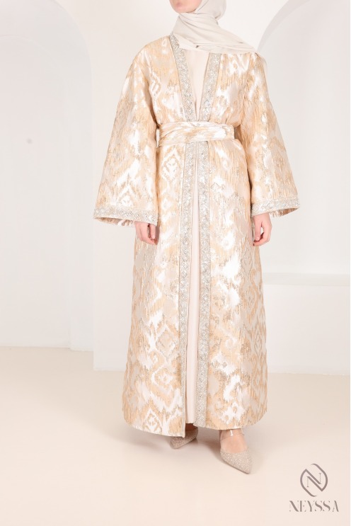 Robe kimono brocart beige/doré avec sous robe, idée tenue Aïd