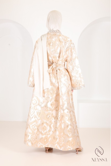 Beiges/goldenes Brokat-Kimono-Kleid mit Unterkleid