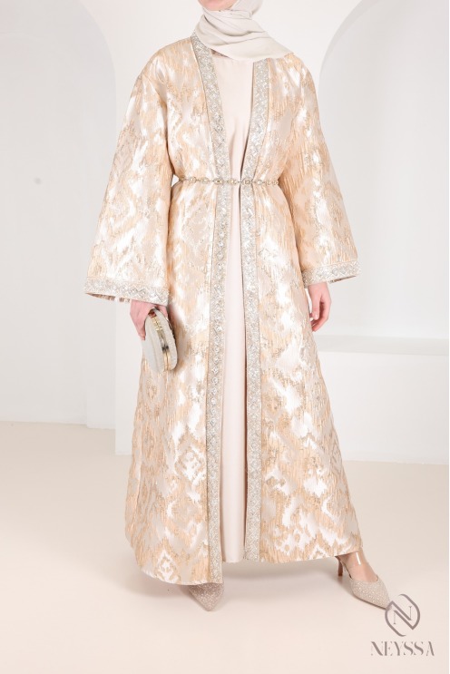 Beiges/goldenes Brokat-Kimono-Kleid mit Unterkleid