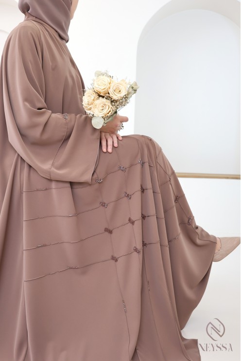 Abaya kimono Dubaï chocolat avec perlages coupe évasées hijabi