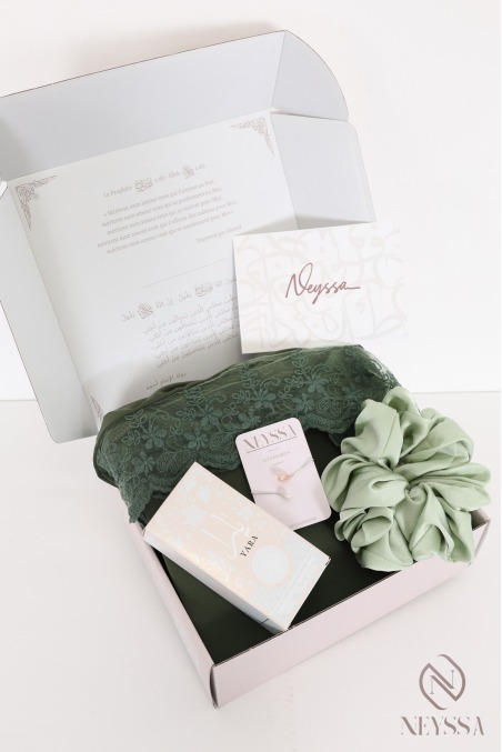 Geschenkbox für muslimische Frauen: Gebetskleidung mit Hijab