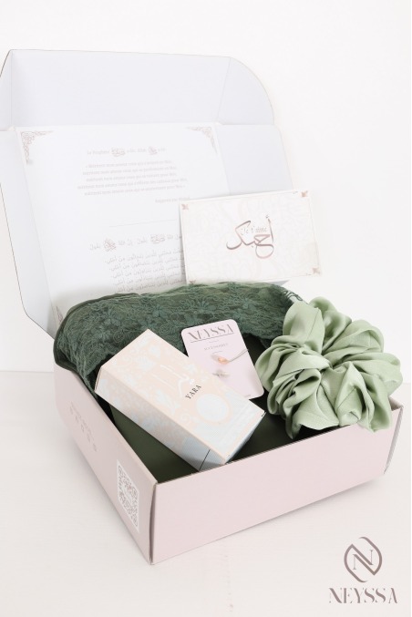 Box cadeau femme musulmane : tenue de prière hijab capuche intégrée