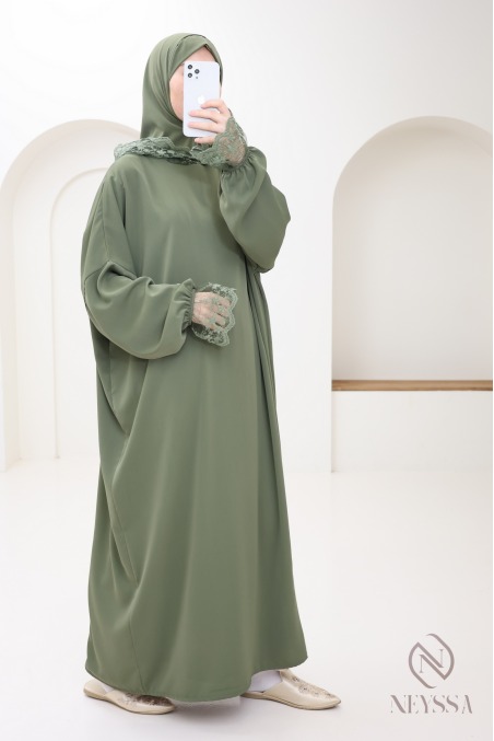 Box cadeau femme musulmane : tenue de prière hijab capuche intégrée