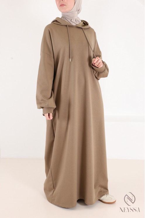 Langes, khakifarbenes Kleid im Hoodie-Stil, aus weichem Sportstoff
