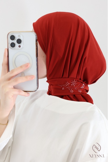 Premium-Jersey-Kapuzen-Hijab mit Knöpfen und Perlenverzierung