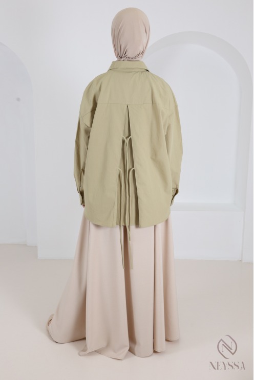 Oversized-Hemd aus 100 % Baumwolle mit asymmetrischem Schnitt