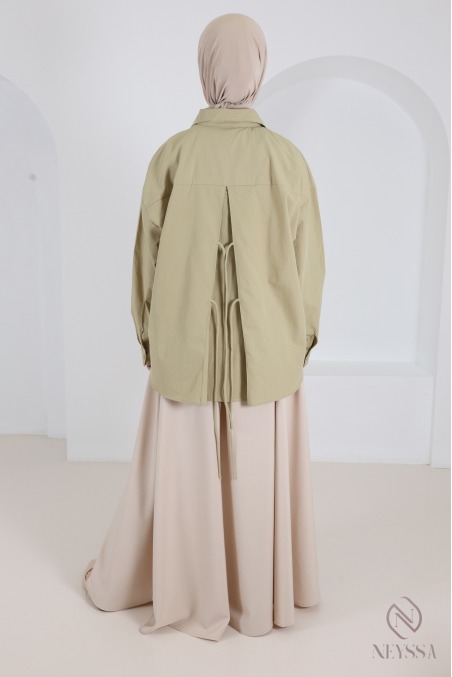 Oversized-Hemd aus 100 % Baumwolle mit asymmetrischem Schnitt