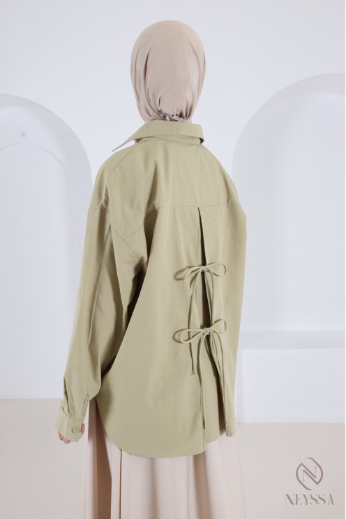 Oversized-Hemd aus 100 % Baumwolle mit asymmetrischem Schnitt