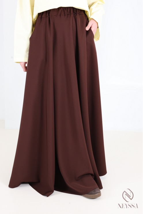 High-waisted, elasticated long skirt in crepe fabric, flared pockets
