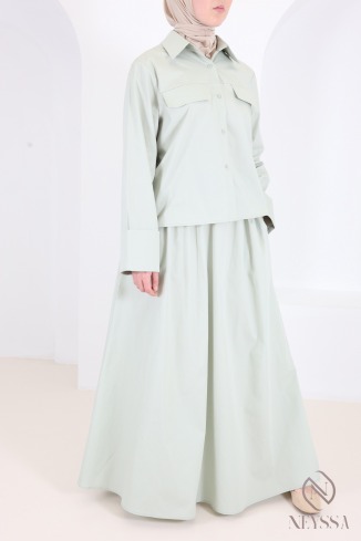 Zweiteiliges Set aus grünem Baumwollhemd und Maxirock