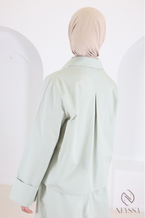 Two-piece green set: straight shirt with long cotton skirt