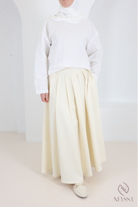 Long, flared, tailored-style skirt with pockets