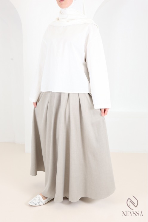 Long, flared, tailored-style skirt with pockets