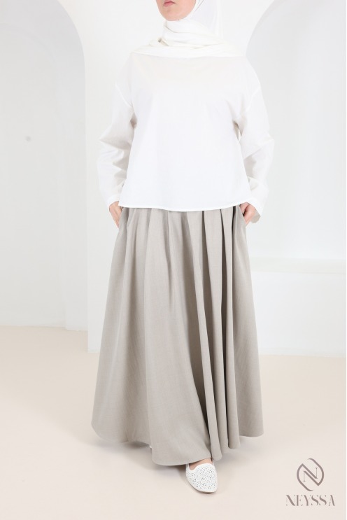 Long, flared, tailored-style skirt with pockets