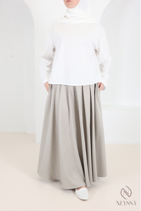 Long, flared, tailored-style skirt with pockets