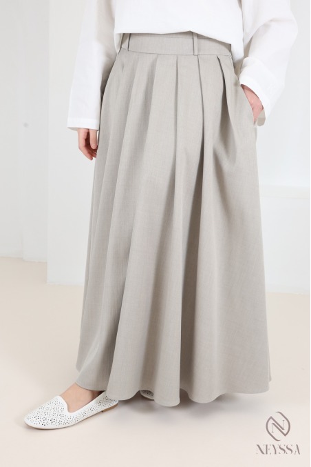 Long, flared, tailored-style skirt with pockets
