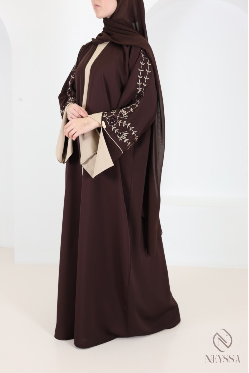Abaya Dubaï kimono chocolat beige brodée de perles, tenue chic
